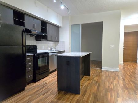 For Lease - 35 Brian Peck Crescent Unit# 1016, Toronto, Ontario - Photo 4