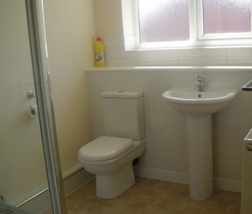 Four Bedroom Student Property Fully Refurbished - Photo 6