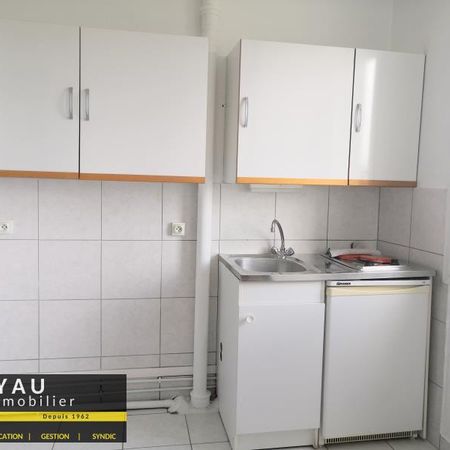 Location Appartement 1 pièce 28m² - Photo 3