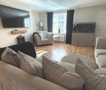 3 bedroom terraced house to rent - Photo 3