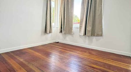 42 Vera Road,Te Atatu South,Auckland - Photo 3