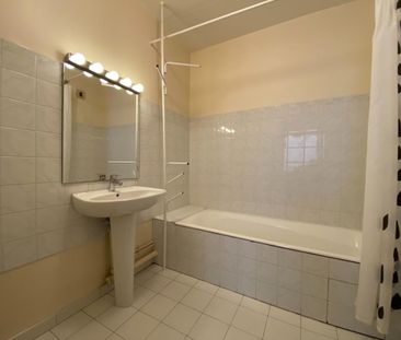 Location Appartement 2 pièces 56m² AVIGNON 84000 - Photo 3