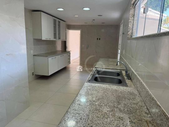 Casa Com 3 Dormitórios, 470 m² - Venda por R$5.700.000ou Aluguel por R$16.914,00/mês - Barra D - Foto 1