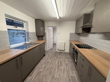 2 Bedroom Terraced House To Rent - Photo 5