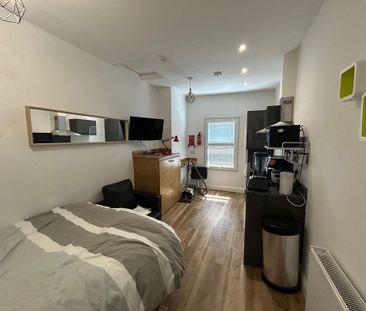 Studio to rent - Photo 2
