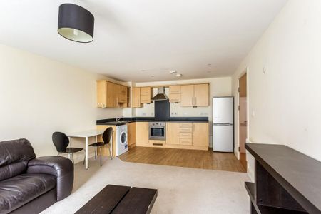 2 bedroom flat to rent - Photo 3
