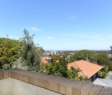 1 BEDROOM APARTMENT VERY CLOSE TO UNSW WITH CAR SPACE! - Photo 5