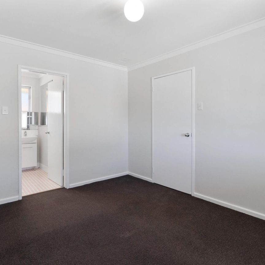 5/8 Rutland Avenue - Photo 1