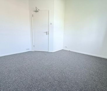 6 bedroom terraced house to rent - Photo 2