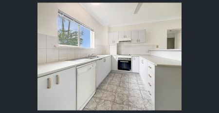 Modern 2 bed unit in the heart of Cairns! - Photo 3