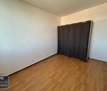 Location Appartement 4 pièces 82m² ST GENEST LERPT 42530 - Photo 6