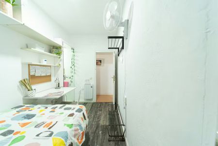 Carrer de Sicília, Barcelona, Catalonia 08013 - Photo 2