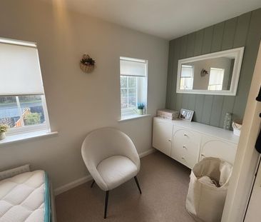 Highdowns, Hatch Warren, Basingstoke - Photo 6