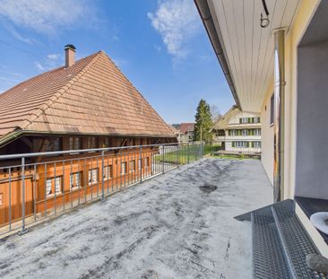 Beautiful single-family home with 2- and 1-bedroom apartments & com... - Photo 6