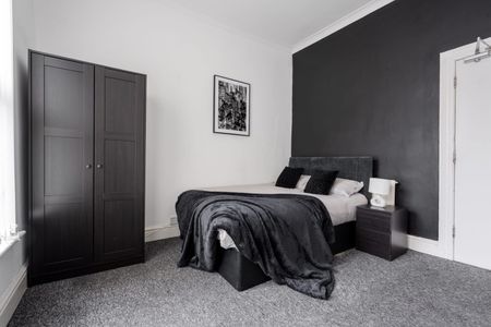 Room in a Shared House, Garmoyle Road, L15 - Photo 2