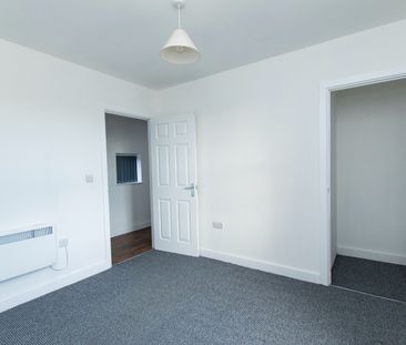 1 Bed Flat, Rifle Street, NG7 - Photo 3