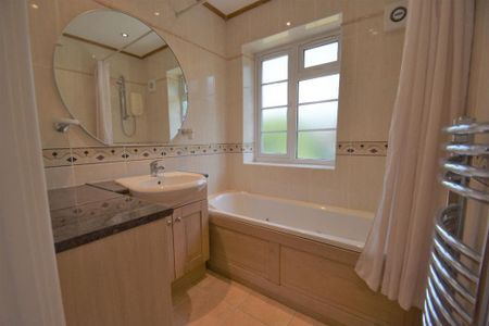 1 bedroom in a house share to rent - Photo 5