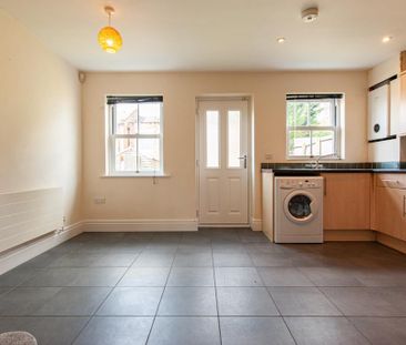 3 bedroom semi-detached house to rent - Photo 4