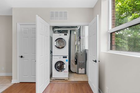 For Lease - 3635 Dundas Street Unit# 7, Toronto, Ontario - Photo 2