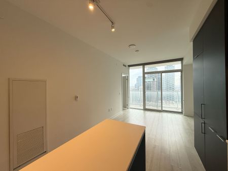 For Lease - 33 Helendale Avenue Unit# 1905, Toronto, Ontario - Photo 2