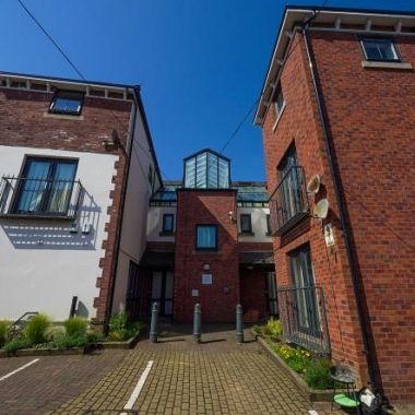 Amazing 4 bedroom Flat - Photo 1