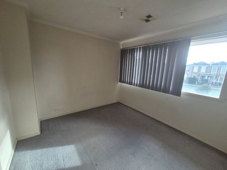 1/575 Buckley Street, Avondale Heights VIC 3034 - Photo 2