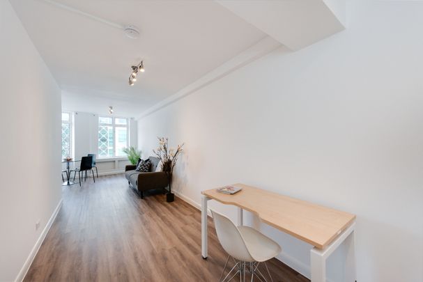 2 Bed Flat, Warren Court, NW1 - Photo 1