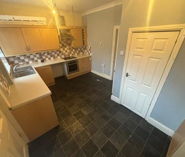 3 bed Terraced - To Let - Photo 2