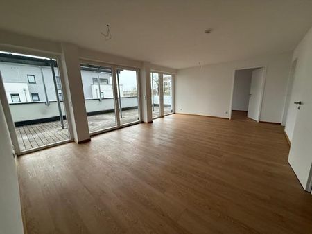Zentrale 4 Zimmer Wohnung mit großer Südterrasse - Foto 2