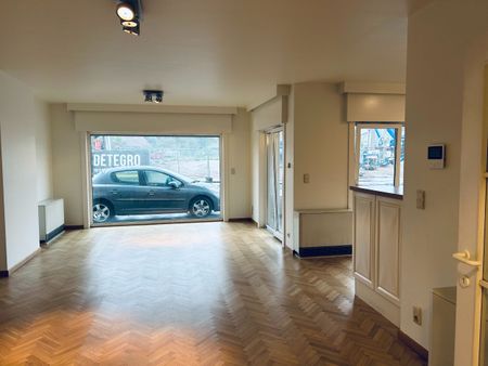 Ruim appartement (111m2) met 2 slpk. en garage aan de rand van Zwevegem - Foto 4