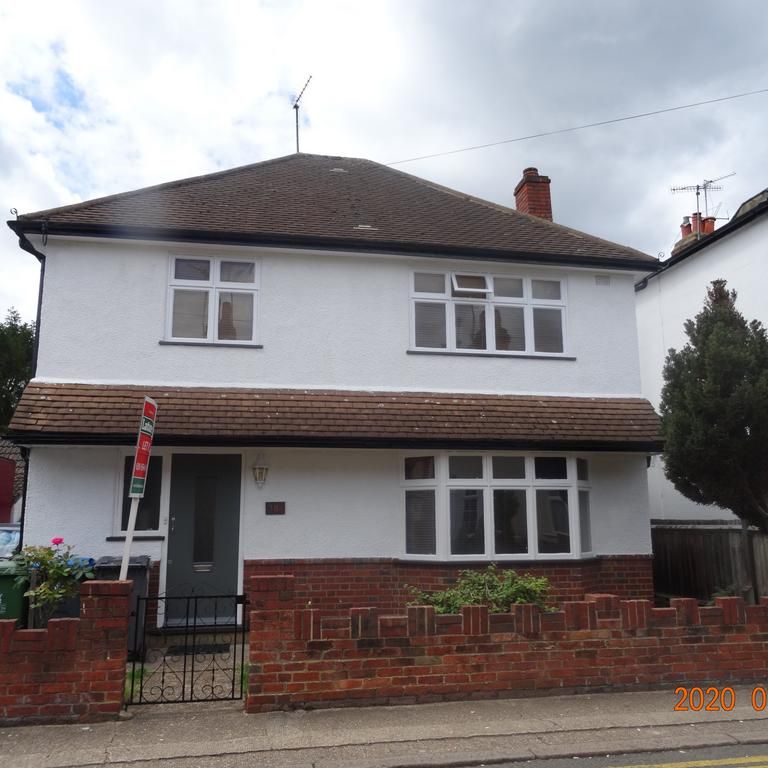 5 bedroom detached house to rent - Photo 1