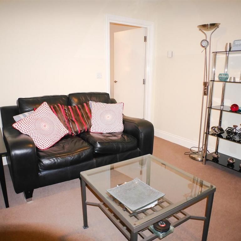 2 bedroom house to rent - Photo 1