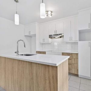 Appartement de 2 chambres à louer à Lavaltrie - Photo 2