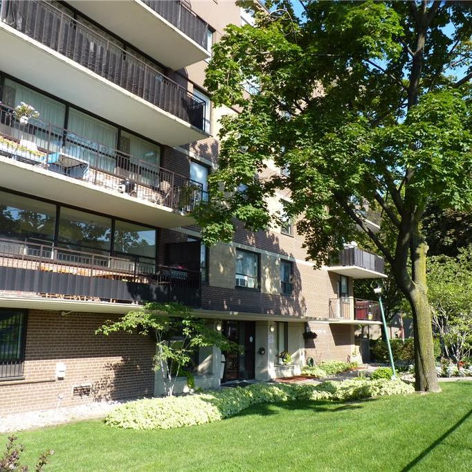 11 Gulliver Road, Toronto, ON M6M 2M3 - Photo 1