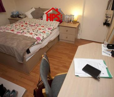 4 bedroom semi-detached house to rent - Photo 3