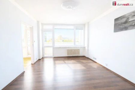 Pronájem zrekonstruovaného bytu v lukrativní části Ústí nad Labem v ulici Malátova - Photo 2