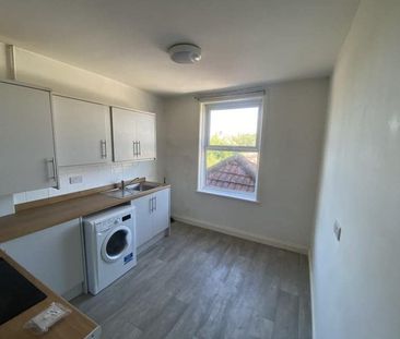 1 Bedroom, First Floor Flat - Photo 3