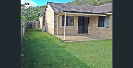 NEAT AND TIDY FAMILY HOME OVERLOOKING PARK! - Photo 2