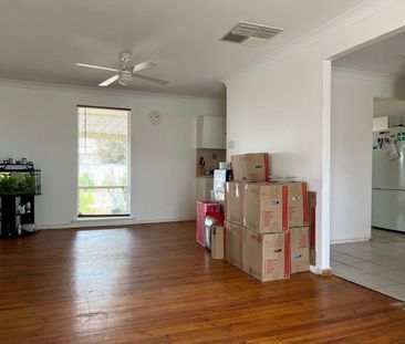 Four Bedroom Family Home! - Photo 6