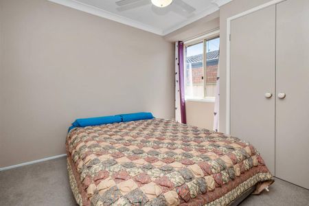 5 BEDROOM HOME WITH POOL!! - Photo 5