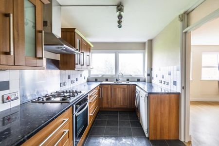 2 Bed Flat - Photo 4