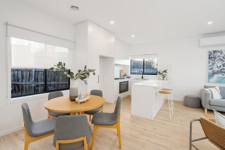 Brand New, High Quality Townhouses - AVAILABLE FOR 6 OR 12 MONTHS! - Photo 2
