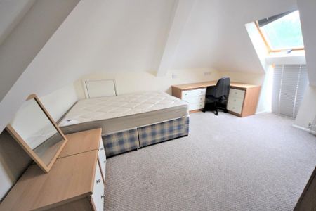 4 bedroom flat to rent - Photo 5