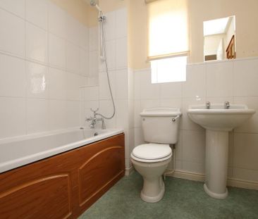 2 bedroom semi-detached house to rent - Photo 4