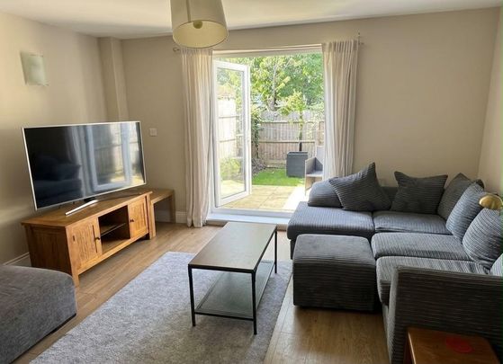 3 bedroom semi-detached house to rent - Photo 1