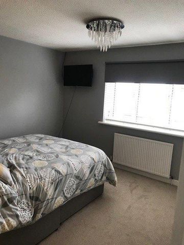 2 bedroom semi-detached house to rent - Photo 5