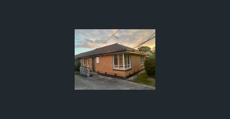 Modern 2-Bedroom Unit in Prime West Footscray Location - Photo 2