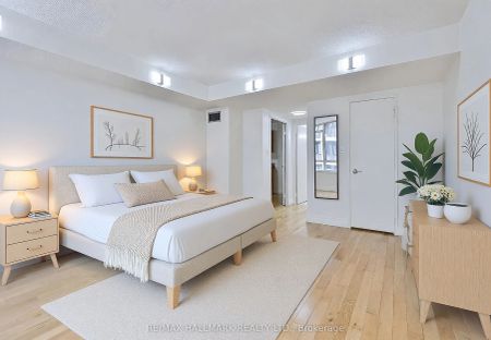 633 Bay Street #1805 - Photo 2