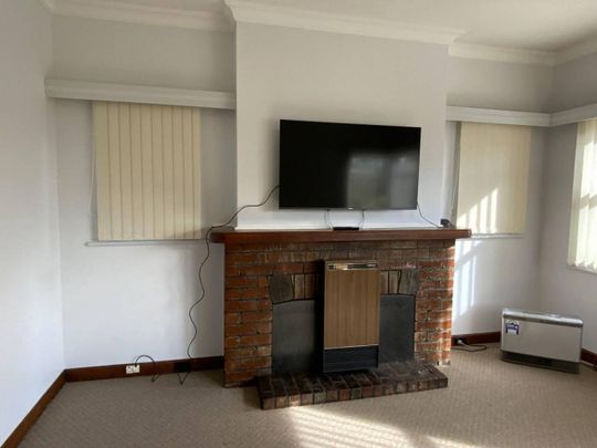 Two-Bedroom Home in Prime Mount Stuart Location - Photo 1