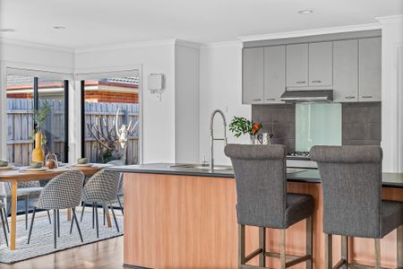 Timeless 4 bedroom Family Living in Leafy Berwick - available now. - Photo 5